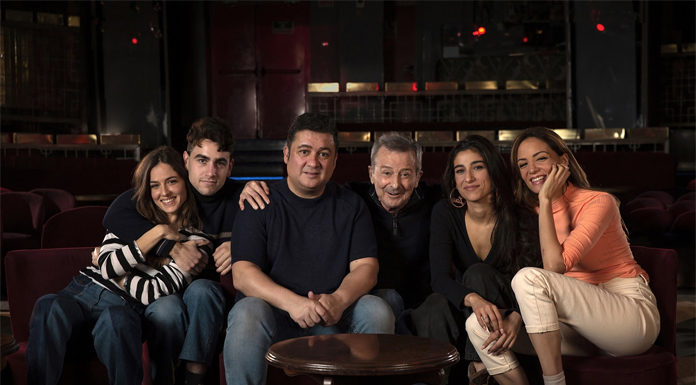 ‘El Cover’, debut en la dirección de Secun de la Rosa, retoma su rodaje en Benidorm el cover pelicula