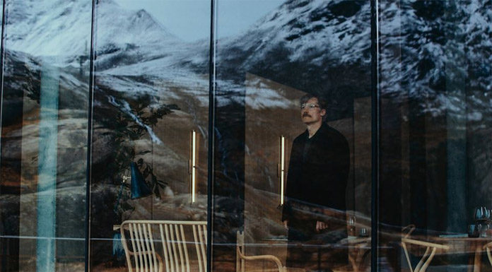 Ante el cierre temporal de los cines, BTeam Pictures sigue adquiriendo títulos para su estreno online 'Suicide Tourist'