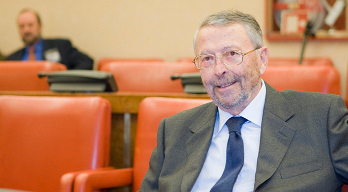 Alberto Oliart, presidente de RTVE entre 2009 y 2011, fallece a los 92 años Alberto Oliart