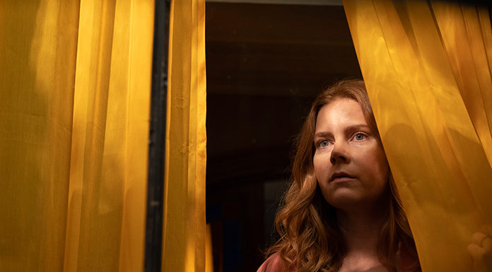 La mujer en la ventana