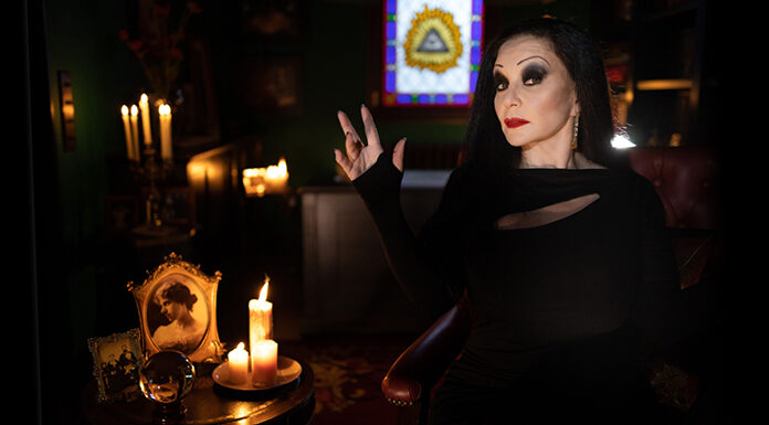 Alaska programará el canal de televisión Selekt durante el día de Halloween