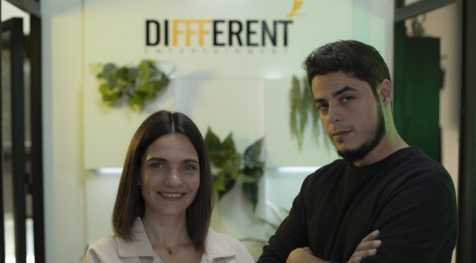 La productora Teresa Segura y el director y guionista David Sainz, Premio Luz del Festival de Huelva 2021