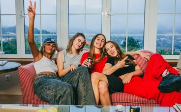 Se rueda ‘Juntas hasta la muerte’, comedia de terror dirigida por Igna L. Vacas y producida por Teikirisi Films, Panic in Frames y Guainot Juntas hasta la muerte